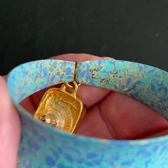 Avon Turquoise Pierced Earrings - Picture 5 of 5